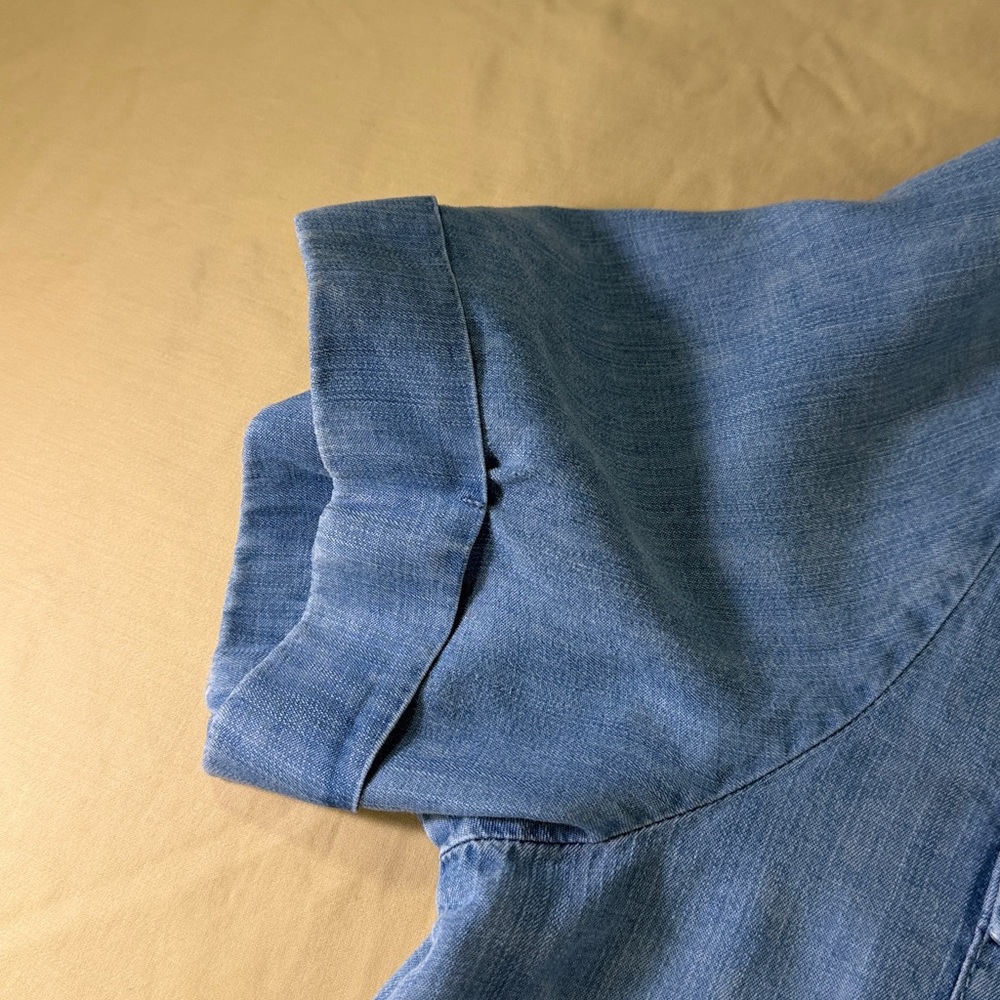 Jane & Delaney soft denim women’s shirt, short sleeve button-down front - Picture 4 of 7
